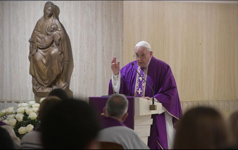 El Papa Francisco promulga dos nuevas leyes que permiten levantar el secreto pontificio en las denuncias, procesos y decisiones sobre casos de abusos a menores por miembros de la iglesia. EFE / EPA