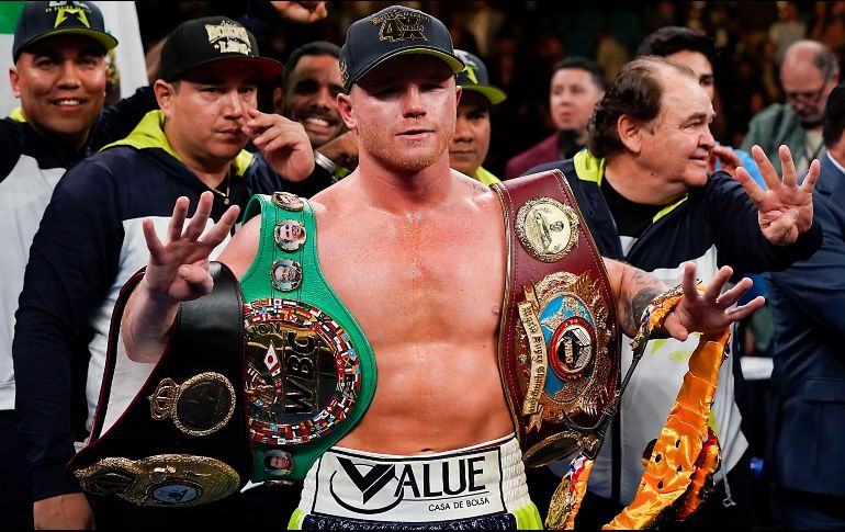 De común acuerdo con la organización, Álvarez dejó el título semicompleto, listo para conseguir las mejores peleas en cualquier división. IMAGO7