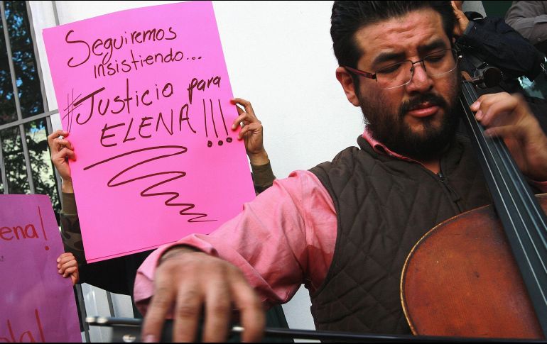 Diferentes grupos de músicos protestan contra la violencia y la impunidad en el caso de la artista María Elena Ríos Ortiz que fue víctima de un ataque de ácido en Oaxaca. NTX / E. Álvarez