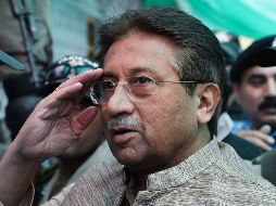 Musharraf, que llegó al poder en un golpe de Estado en 1999 y gobernó la potencia nuclear hasta 2008, se halla actualmente exiliado en Dubai. AFP/ARCHIVO