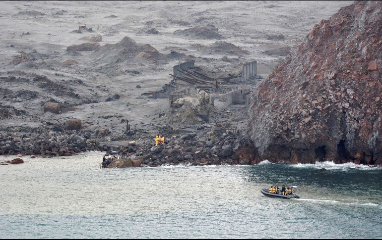 Militares durante la búsqueda de cuerpos en la isla White Island el pasado 13 de diciembre. AFP/Fuerza de Defensa de Nueva Zelanda/ARCHIVO