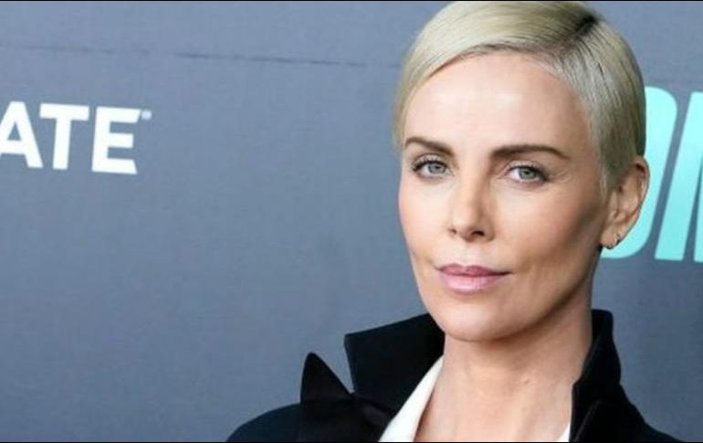 Charlize Theron habló con la emisora estadounidense NPR sobre la violencia que vivió en su familia y sobre el tema del acoso sexual que se trata en su última película. Getty Images