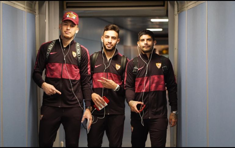 Los dirigidos por Julen Lopetegui viajaron ayer a La Coruña. TWITTER/@sevillafc