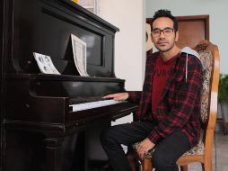 Kenji Kishi. El músico posa desde su estudio para esta casa editorial. EL INFORMADOR/E. Barrera