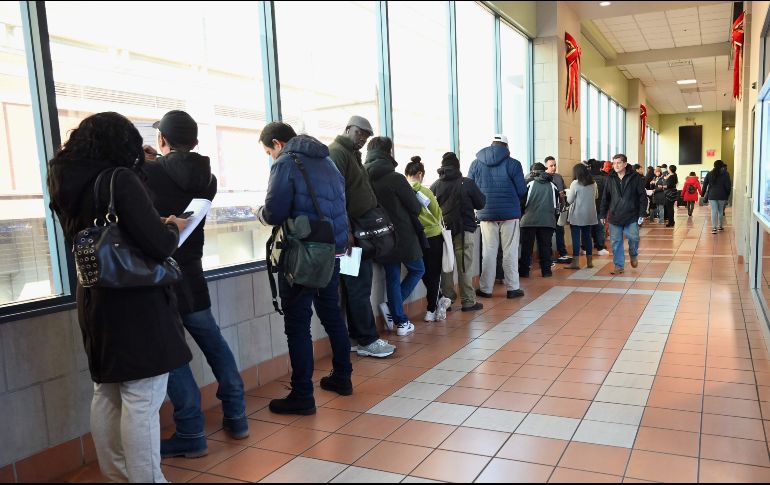 Los jefes de ayuntamientos, que alzaron la voz por los afectados, subrayan que el aumento de la naturalización afectaría negativamente a aproximadamente nueve millones de residentes permanentes legales en todo el país que son elegibles para la ciudadanía. AFP/ A. Weiis