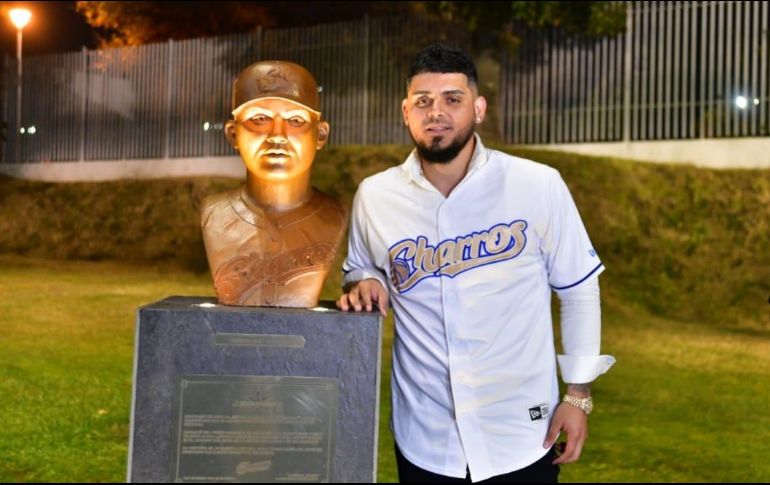 El pelotero ligamayorista develó su busto dentro del 