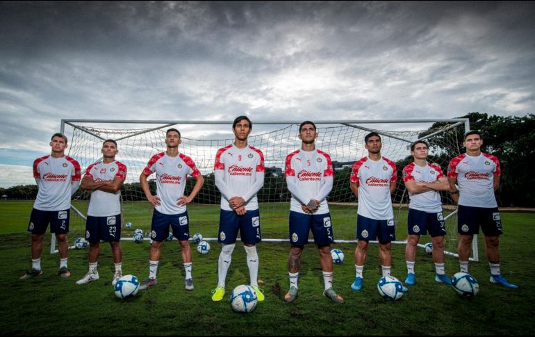 El duelo ha causado alta expectativa para ver a los nuevos fichajes del conjunto rojiblanco. TWITTER / @Chivas