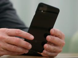 En caso de recuperar tu celular ya bloqueado, es posible desbloquearlo con el IMEI. AP / ARCHIVO