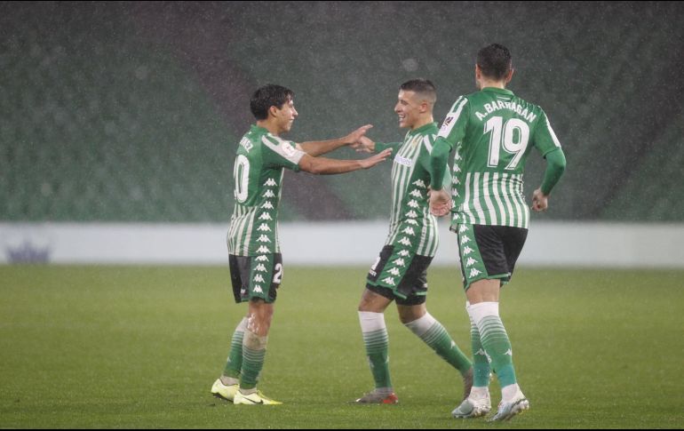 Por primera ocasión el tabasqueño completó un partido con la playera del Betis. TWITTER / @RealBetis