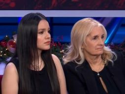 Sarita Sosa (izq) estuvo acompañada de su madre, Sara (der) y su esposo Yimmy Ortíz. YOUTUBE / Telemundo