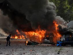 Los manifestantes ignoraron un mandato que castiga las reuniones públicas. AP