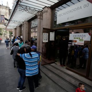 Aprovechan último día para pagar multas con descuento en Jalisco