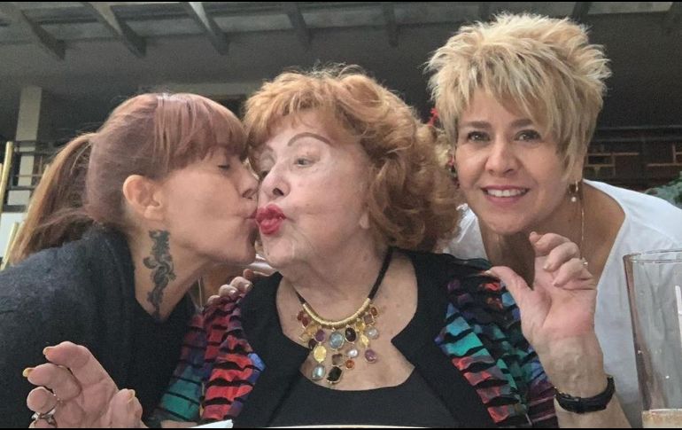 La intérprete sorprende a sus seguidores con imágenes en donde aparece al natural. INSTAGRAM/laguzmanmx