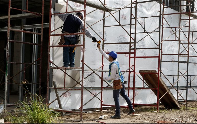 Hay cuatro sectores que explican 80% y 95% de esta baja de empleo; se trata de los de transformación, servicios para empresas, construcción y comercio. EL INFORMADOR/Archivo