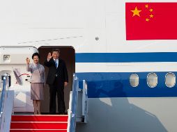 El presidente chino, Xi Jinping, en el Aeropuerto Internacional de Macao. EFE/C. Correia