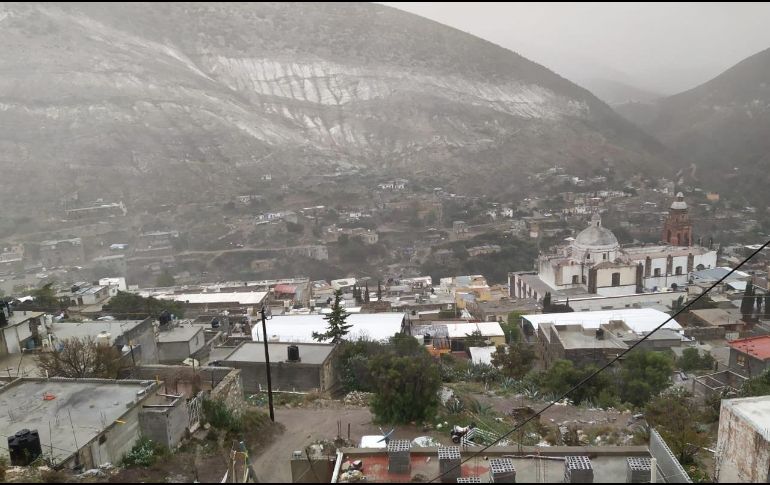 De acuerdo con el Servicio Meteorológico Nacional, para este sábado un nuevo frente frío (24) se desarrollará sobre el noreste del Golfo de México y se extenderá hasta la Península de Yucatán. ESPECIAL/
