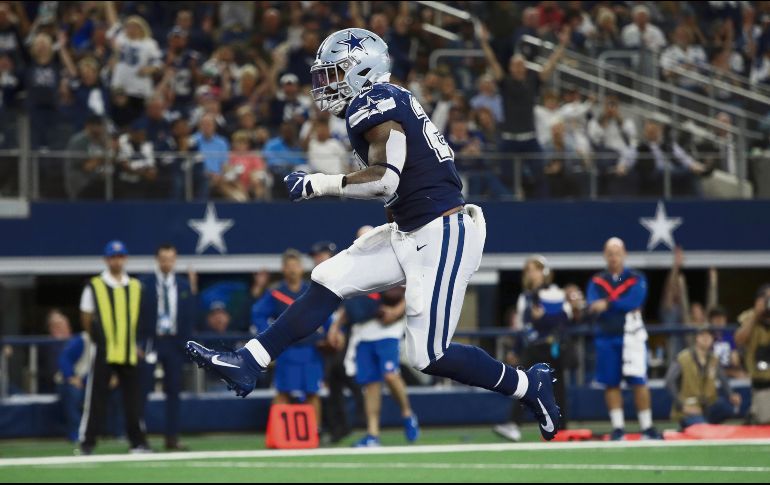 Frente a los Eagles, Ezekiel Elliott siempre se brinda, pues nunca ha perdido y promedia 163 yardas por juego desde la línea de golpeo. AFP/R. Martínez