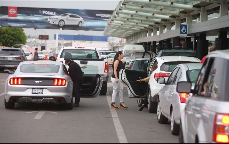 En Guadalajara se reconocen más de 24 mil automóviles que prestan el servicio de taxi por medio de una plataforma web. EL INFORMADOR/Archivo