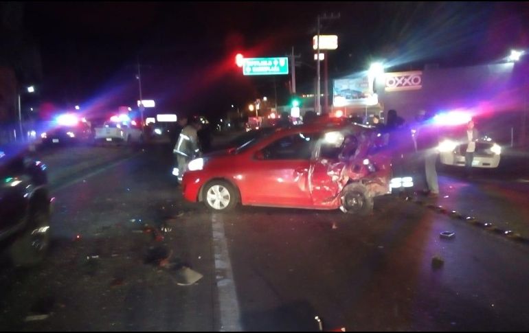 El accidente en la carretera a Zapotlanejo terminó con la vida a la señora Patricia la noche del sábado. ESPECIAL