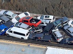 Choque de más de 60 autos se registra en EU