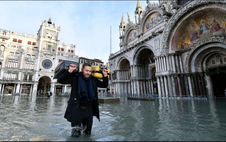 Algunos turistas han decidido cancelar sus estancias después de la presencia de este fenómeno. AP / L. Costantini