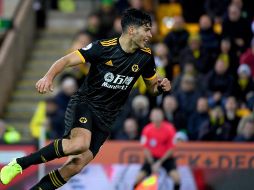 Los Lobos reconocen en Twitter que el mexicano ha sido el jugador que más ha contribuido con el club en Primera División en la que actualmente juegan su temporada número 65. TWITTER / @WolvesEspanol