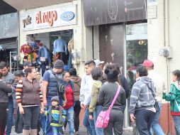 Tapatíos hacen sus compras navideñas de último momento