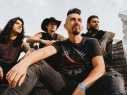 Vaquero negro. El grupo, montado en el sonido de su canción “Puro padelante”. ESPECIAL