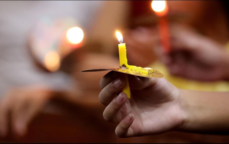 El político tabasqueño desea que este día sea para la solidaridad y la fraternidad con los que sufren, con los enfermos, con los familiares que padecen la pérdida de un familiar cercano, los enfermos, los desaparecidos, los humildes, los pobres, los que están en situación de abandono. EFE / EPA / H. Indahono