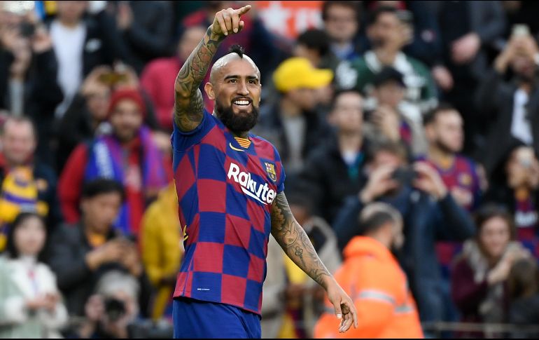 El técnico Antonio Conte tiene un fuerte vínculo con Vidal, al haberle entrenado durante tres temporadas en el Juventus, de 2011 a 2014, conquistando tres títulos ligueros. AFP / ARCHIVO