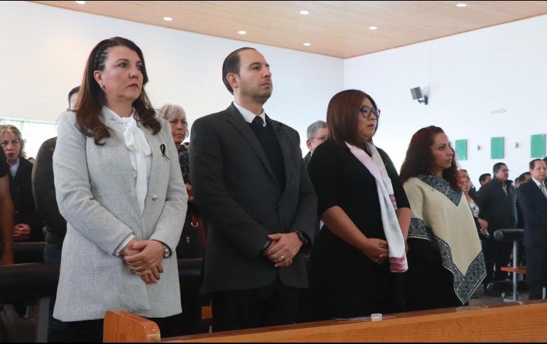 Marko Cortés (c) acudió a una misa en memoria de Martha Érika Alonso y su esposo, Rafael Moreno Valle. TWITTER/@MarkoCortes