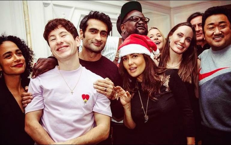 Les deseamos felices fiestas, escribió Salma en la publicación. INSTAGRAM / salmahayek