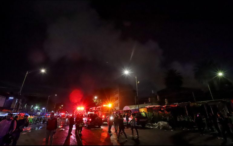 Se trata de un hombre de alrededor de 35 años y una mujer de entre 25 y 30, quienes habrían recibido la descarga al interior del mercado. NTX / Q. Blanco