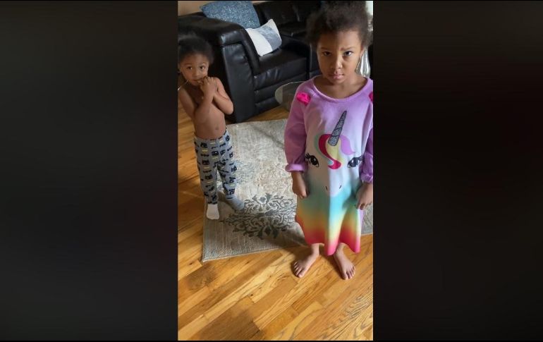 Las niñas de cuatro y seis años pidieron alrededor de 13 mil pesos en juguetes. FACEBOOK / Veronica Estell