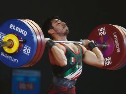 Apoyado en su clasificación, el halterista se siente confiado de llegar a Tokio 2020. AP