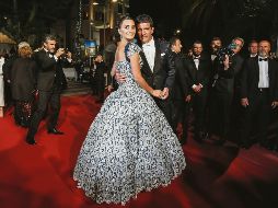 Cine. Penélope Cruz y Antonio Banderas posan en el estreno de la cinta “Dolor y gloria”.