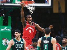 Los Raptors se enfrentaron a los Celtics en Boston. AP