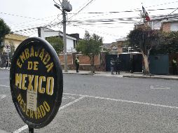 El gobierno de Andrés Manuel López Obrador denunció un excesivo control policial en las afueras de su embajada en La Paz. España se vio implicada repentinamente en esa disputa. EFE/ARCHIVO