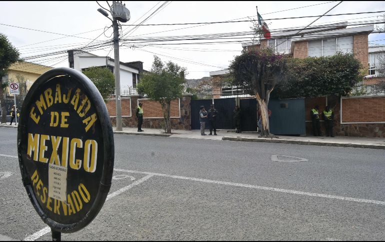 El gobierno de Andrés Manuel López Obrador denunció un excesivo control policial en las afueras de su embajada en La Paz. España se vio implicada repentinamente en esa disputa. EFE/ARCHIVO