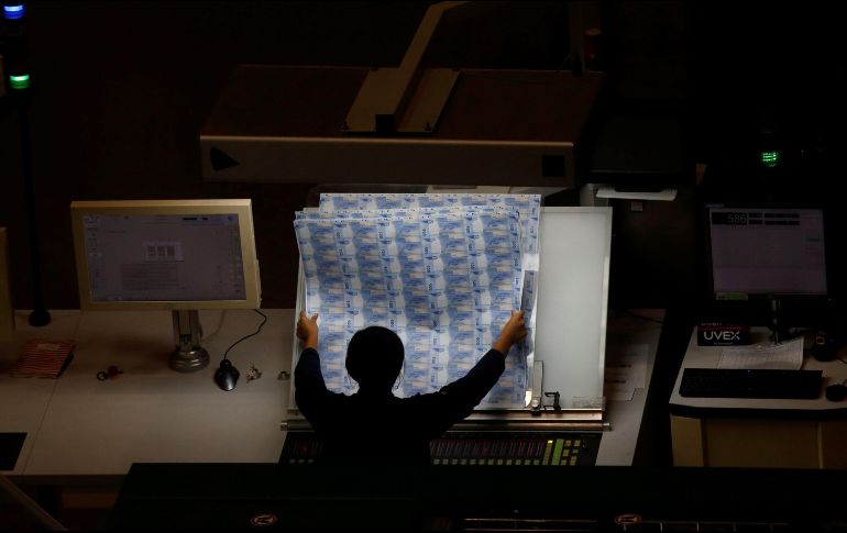 La deuda neta del Gobierno federal fue de 8.3 millones de pesos (442 mil 906 millones de dólares), niveles consistentes con los aprobados por el Congreso, añadió Hacienda. EFE/ ARCHIVO