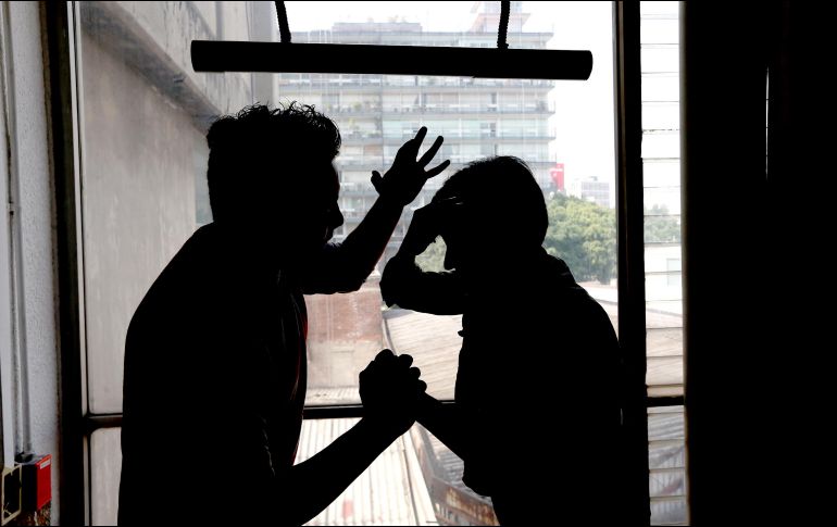 93 funcionarios han sido notificados con órdenes de restricción por incurrir en delitos de violencia de género. NTX