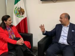 El subsecretario Maximiliano Reyes recibió a la diplomática en su arribo a la Ciudad de México. TWITTER / @SRE_mx