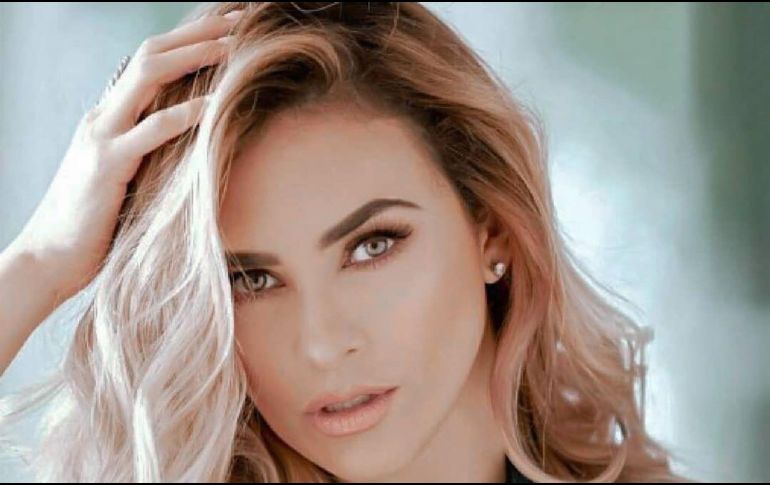 La actriz de 44 años inició en 2020 haciendo ejercicio en unas escaleras. INSTAGRAM / aracelyarambula
