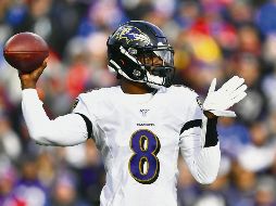 Tras su buena campaña con los Ravens, Lamar Jackson es también firme candidado al MVP de la temporada. AP