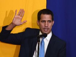 Juan Guaidó juró como  como presidente del Parlamento en una sesión celebrada en un salón del diario El Nacional, en Caracas. AFP/Y. Cortez