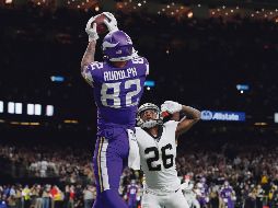 Kyle Rudolph (#82) capturó el pase de anotación con el que los Vikings amarraron su boleto a la Ronda Divisional de la NFC. AFP/K. Cox