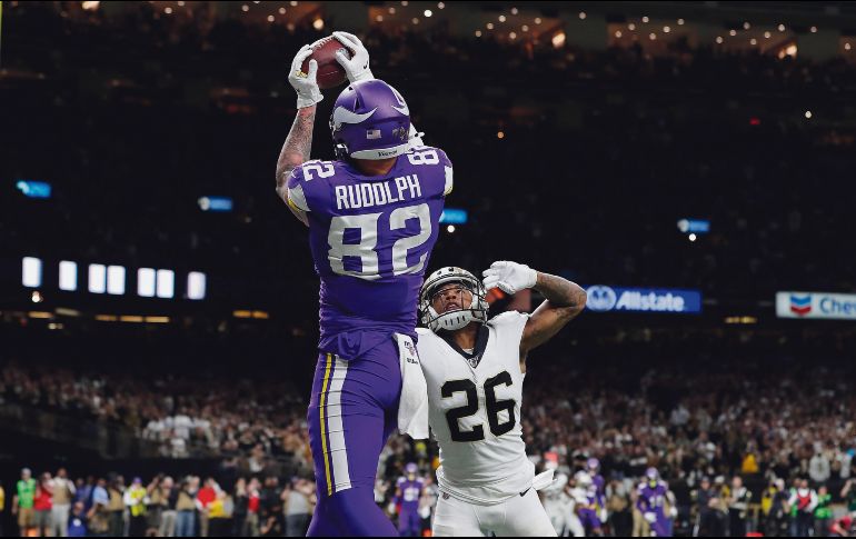 Kyle Rudolph (#82) capturó el pase de anotación con el que los Vikings amarraron su boleto a la Ronda Divisional de la NFC. AFP/K. Cox