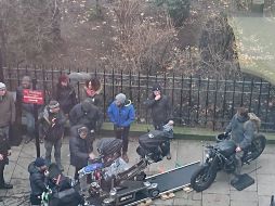 Un usuario publicó unas imágenes que tomó desde las ventanas de su oficina de la filmación de la película. TWITTER / @WadeGrav