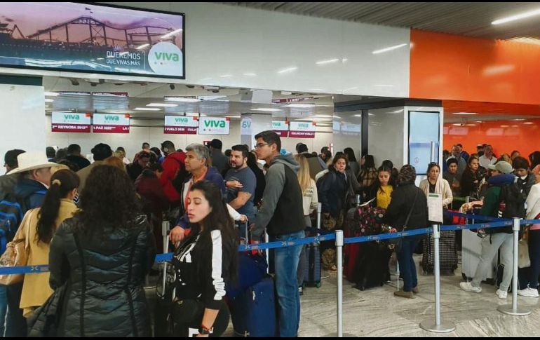 Ahora los retrasos fueron de tres horas, mientras tanto, Viva Aerobus lucha por normalizar sus servicios. EL INFORMADOR/J. Velazco