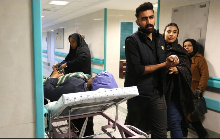 El presidente iraní Hassan Rouhani lamentó también la muerte de varios compatriotas en el funeral y ordenó tanto al vicepresidente como al ministro de salud, ocuparse de los heridos y familias afectadas. AFP / A. Kenare